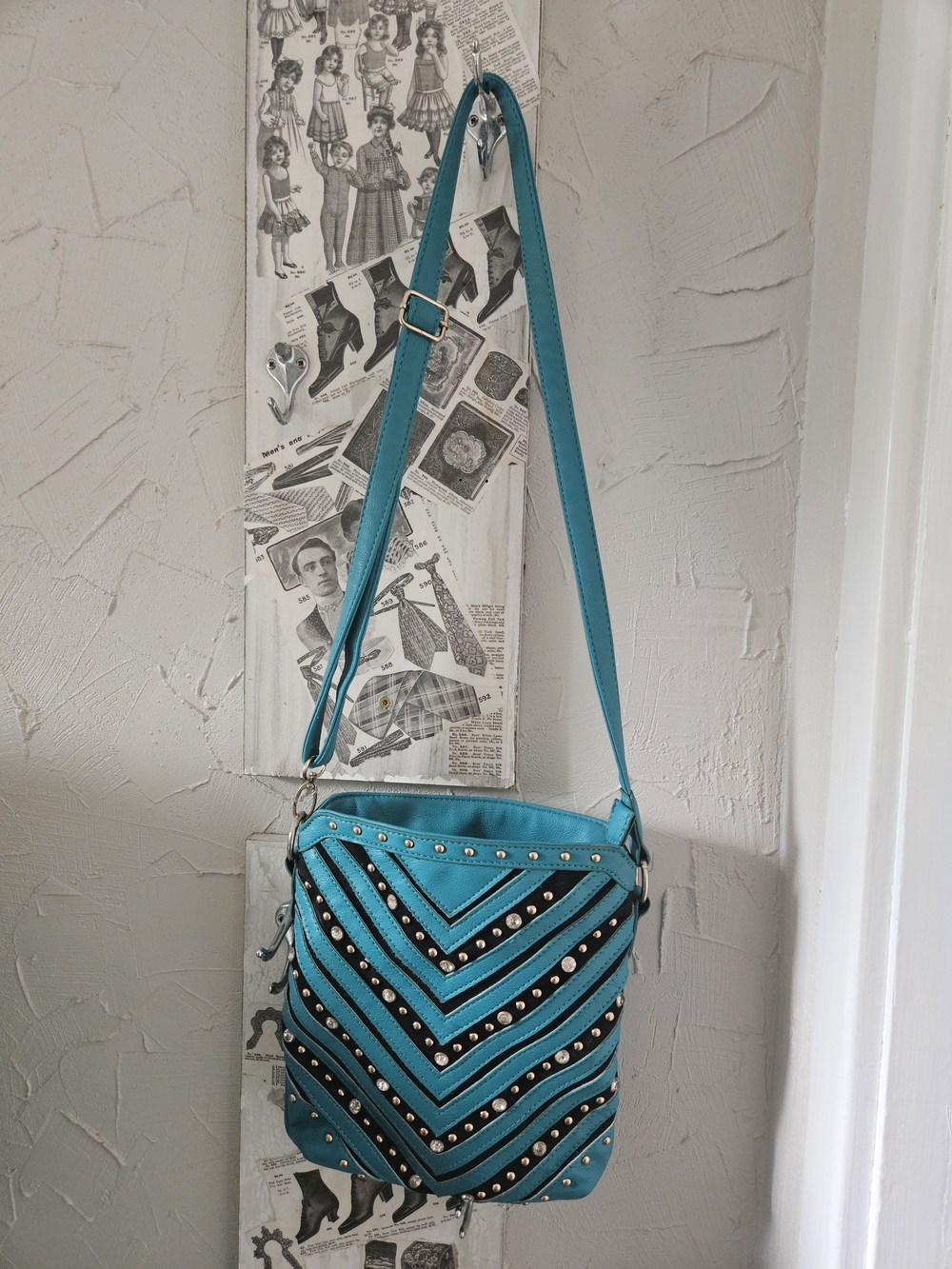 Source Unknown Turquoise Studded Chevron Shoulder Bag